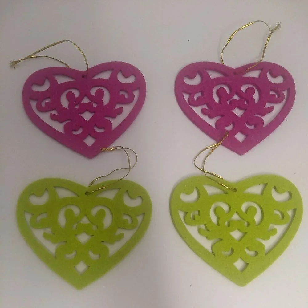 🌷‼️5/$20 -Lot of 4 Felt Cut Out Hearts Ornament Decoration School Craft Supply
